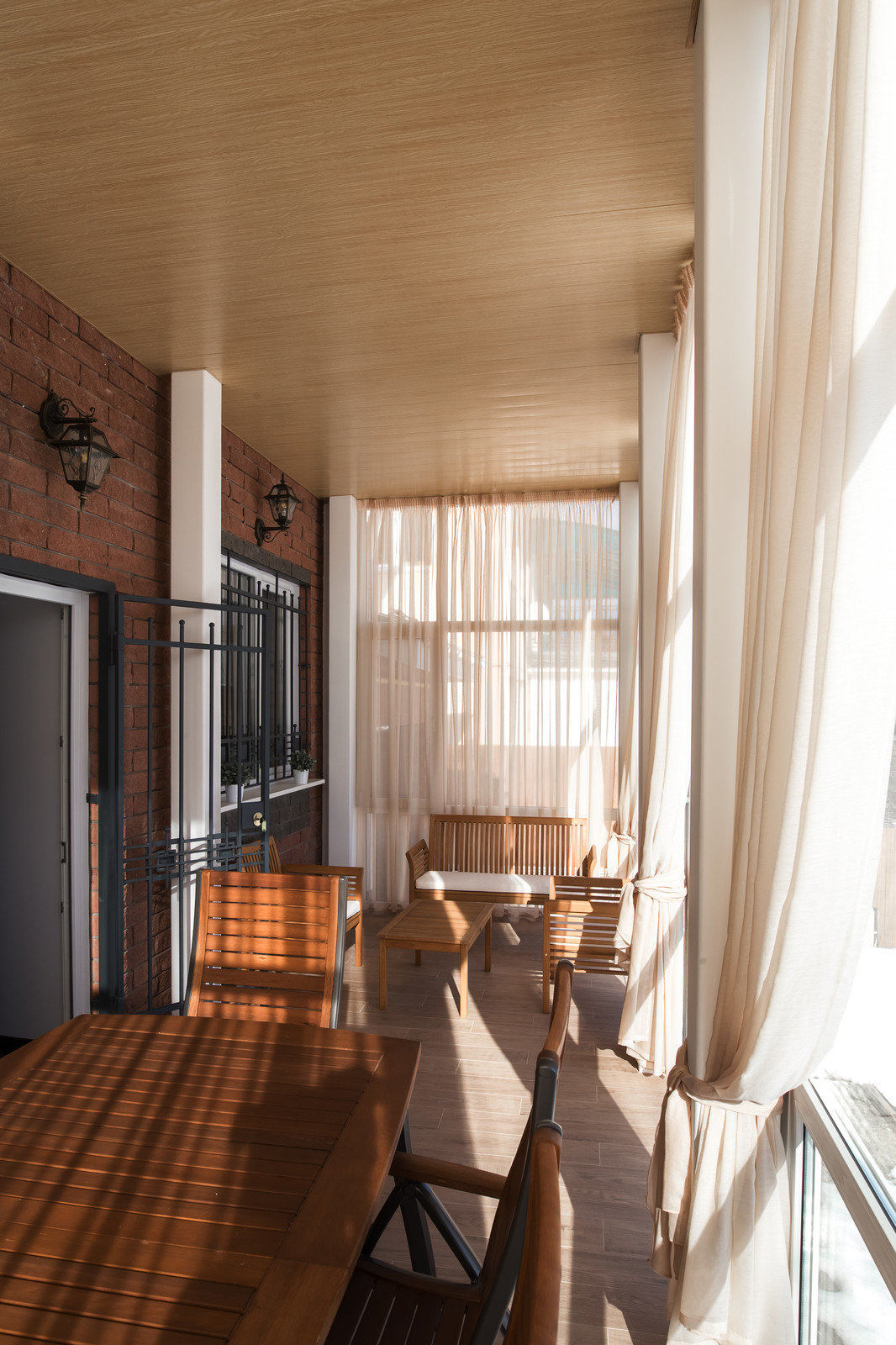 ЧЕРНО_БЕЛЫЙ загородный дом