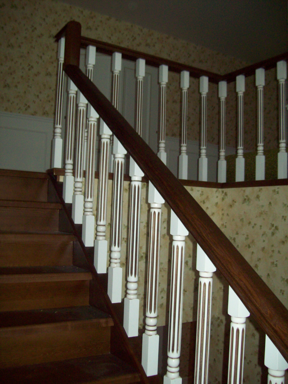 Лестница из массива ясень