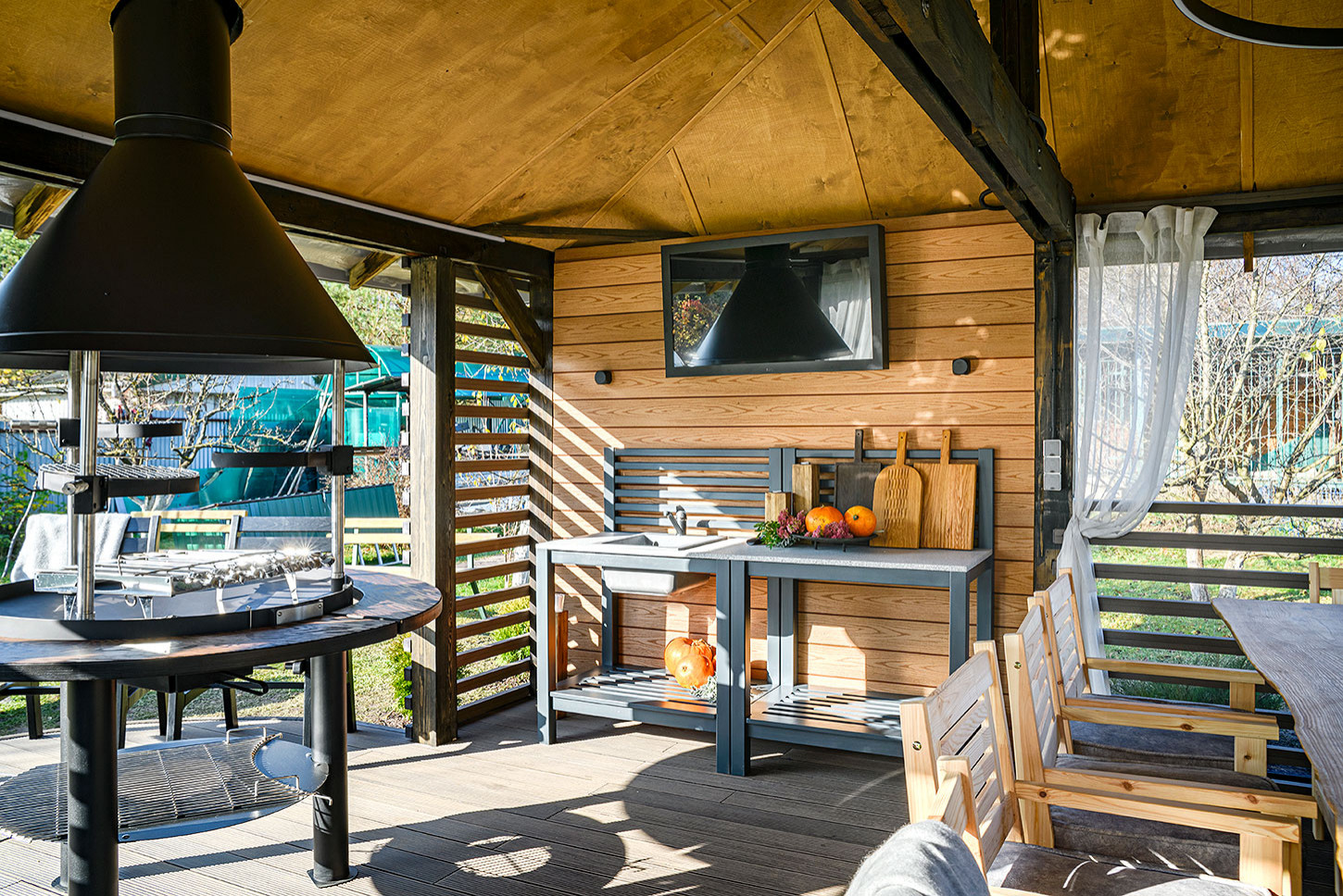 Обложка альбома: Мобильная кухня для сада или беседки