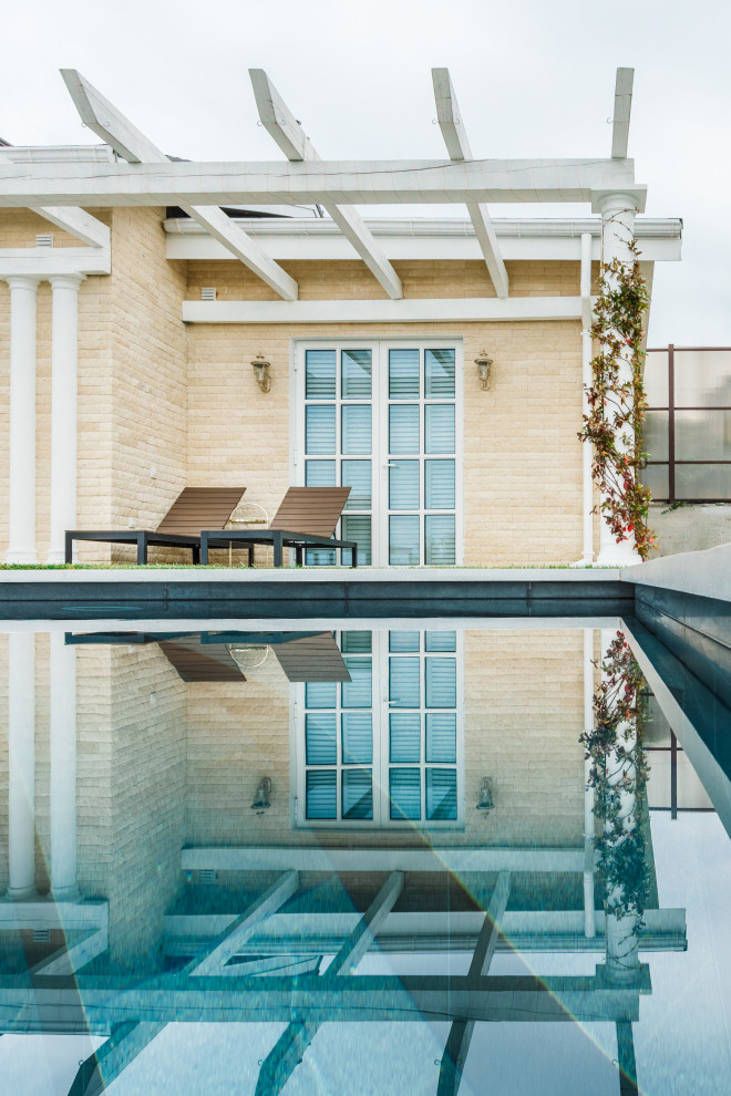 Бассейн переливного типа •Infinity• в Сочи.