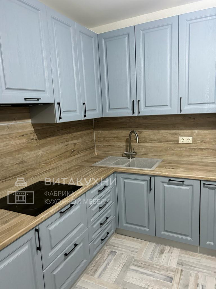 Классическая серая кухня