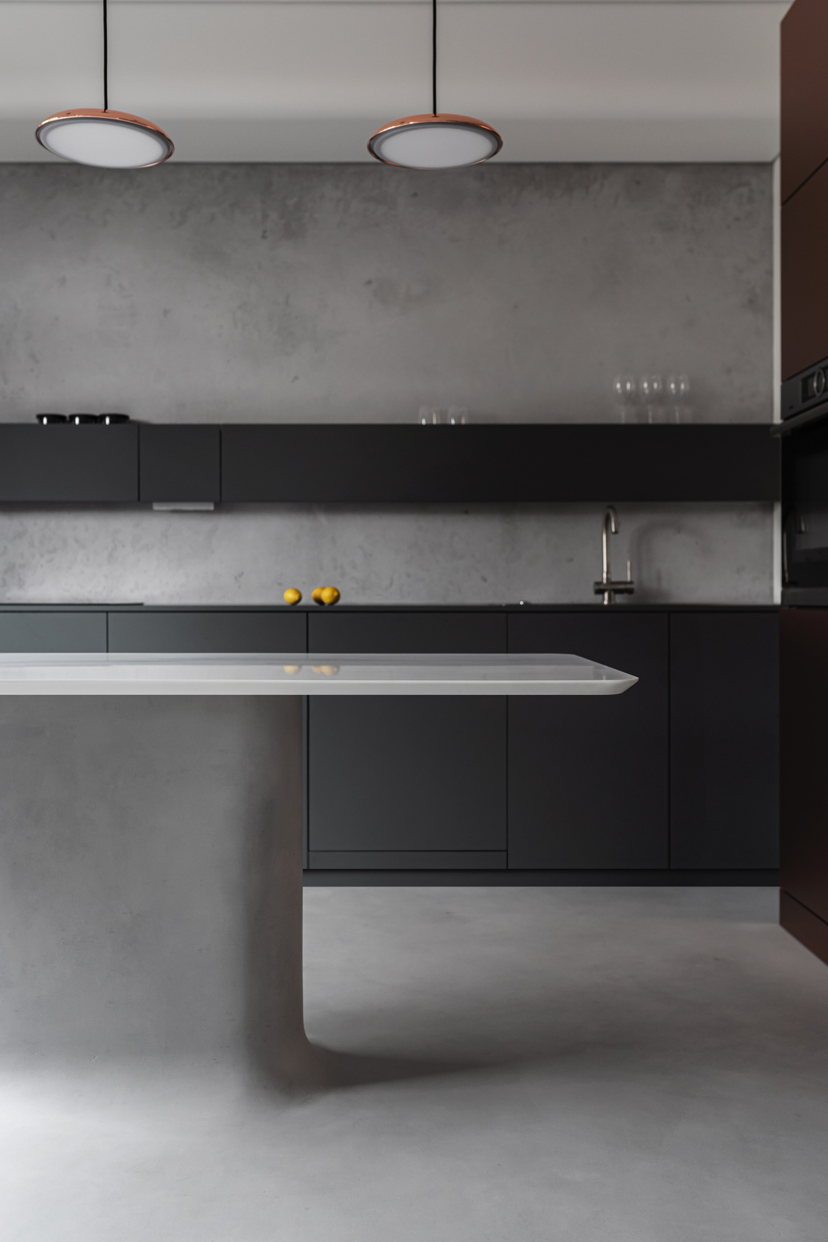 Houzz Украина: Квартира с изгибами и минимумом наполнения