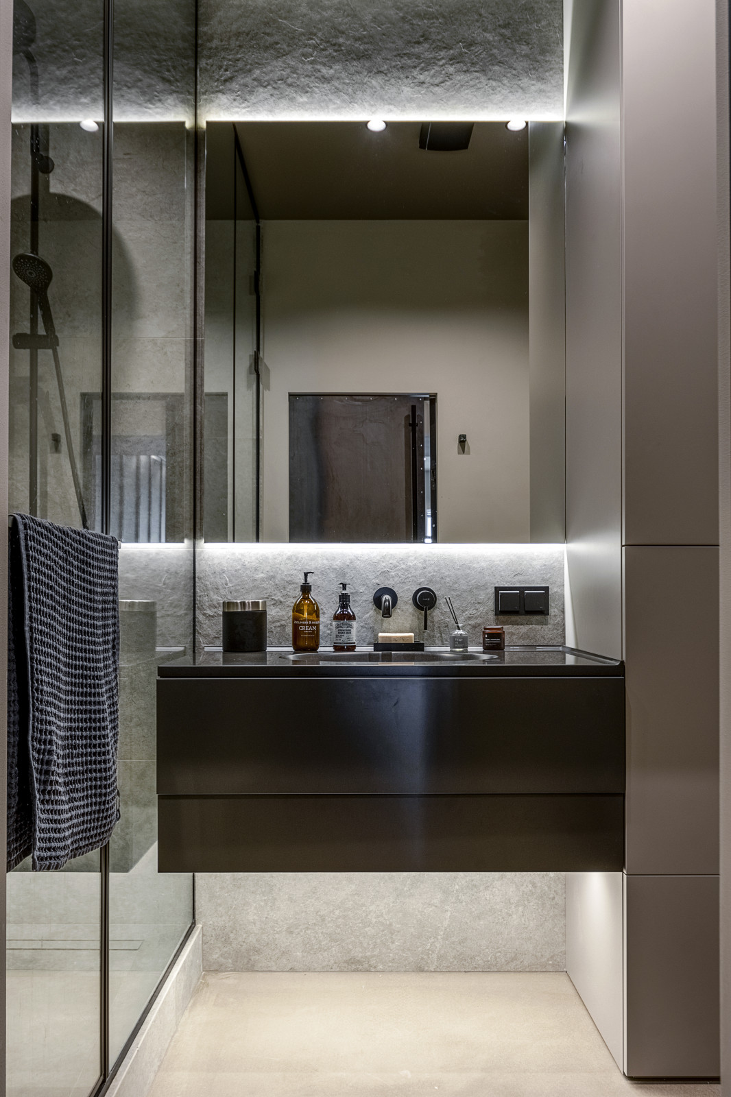 Квартира для модного стилиста и диджея