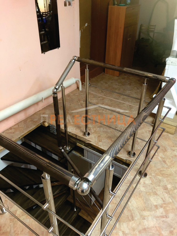 Г-образная лестница Ассоль-53 на металлокаркасе