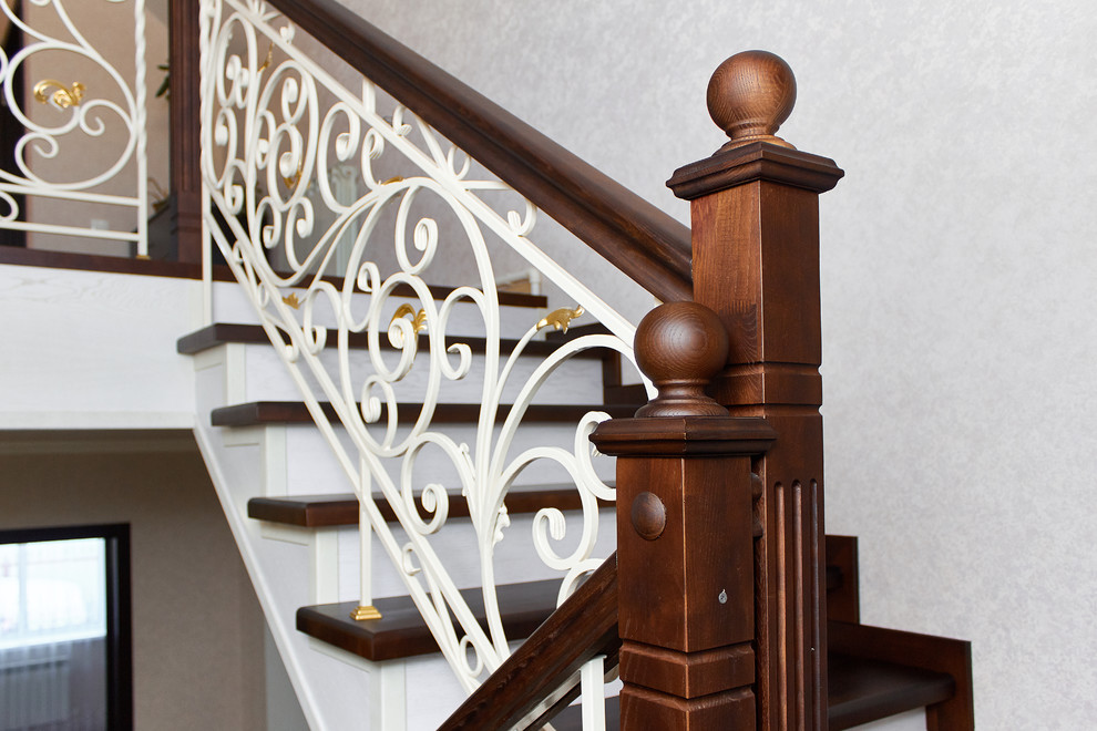 Лестница на закрытом каркасе