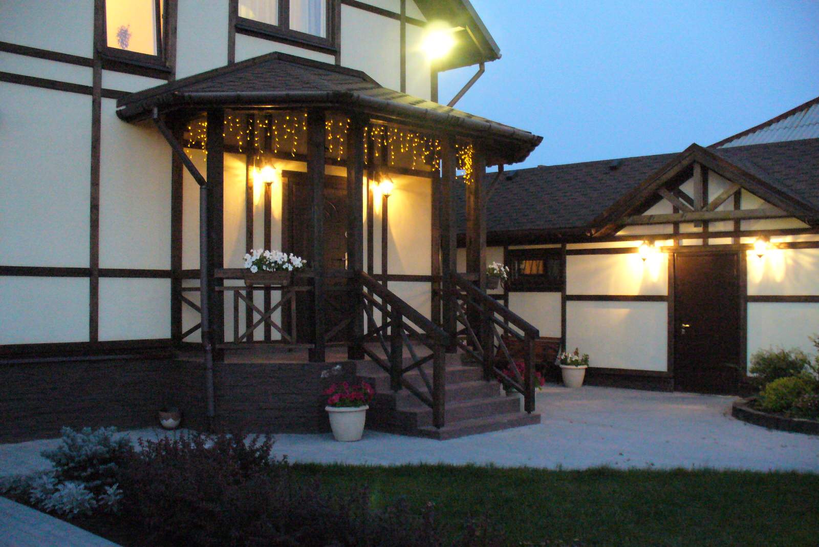 Свердловская обл., п. Коптяки. 2х- этажный Жилой дом. Общая площадь 165м2.