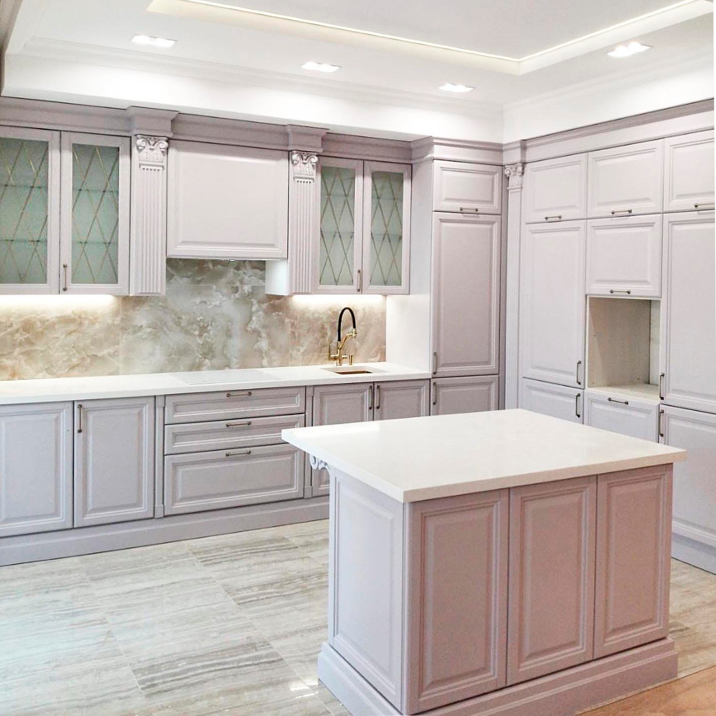 Обложка проекта: реализация кухни с островом