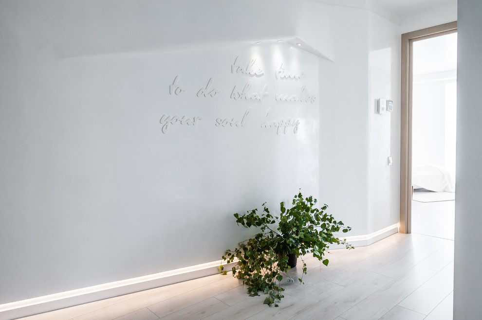 Светлый hi-tech