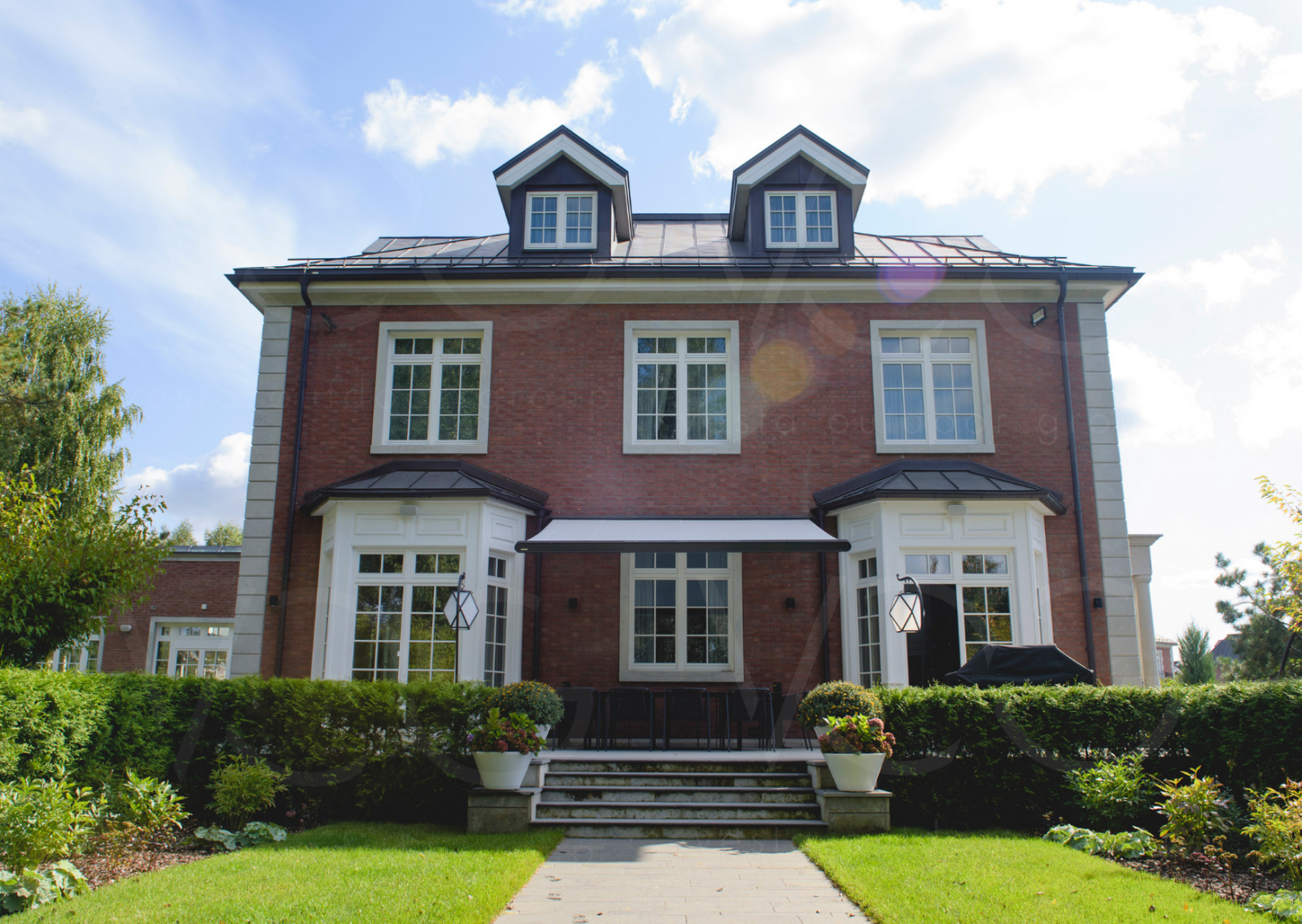 Обложка проекта: Локтевая маркиза Markilux MX-1 compact