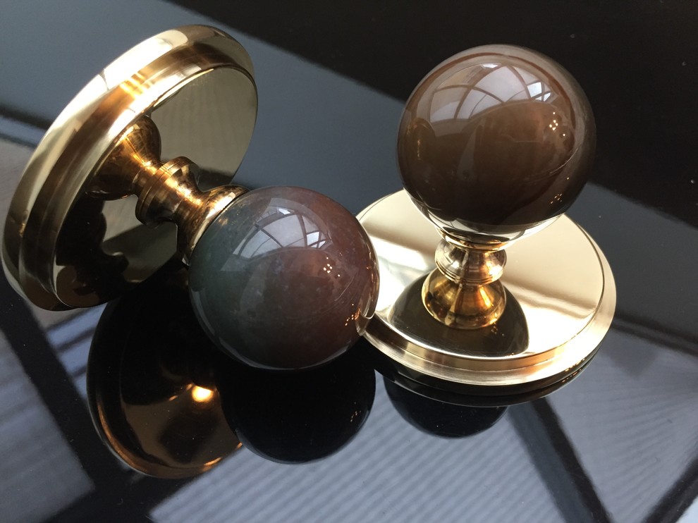 Обложка проекта: Ручки-шары для мебели