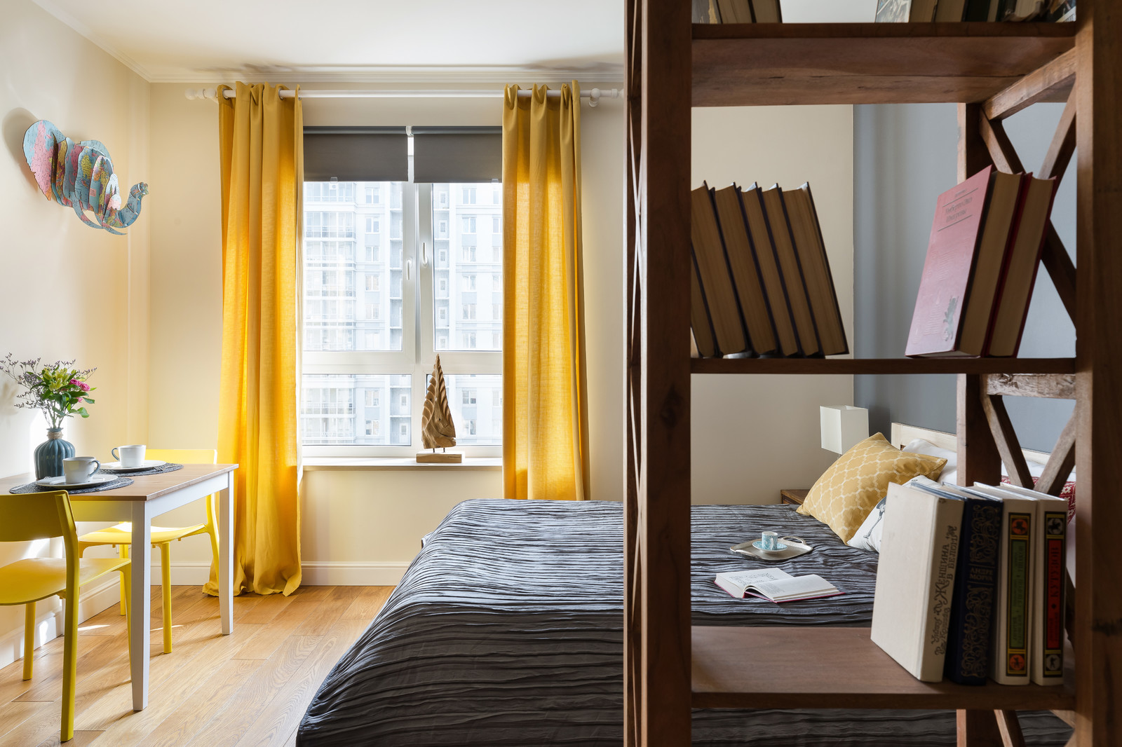 Яркая квартира-студия по проекту Аллы Сеничевой