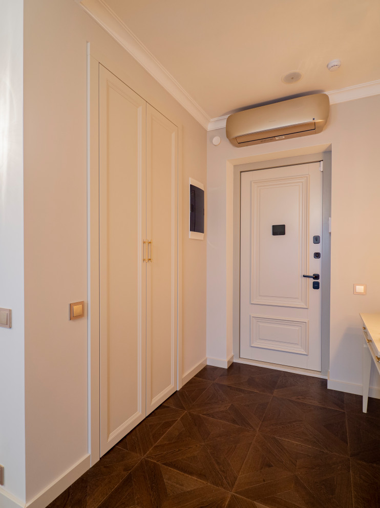 Меблировка квартиры: необычная кухня и гардеробная