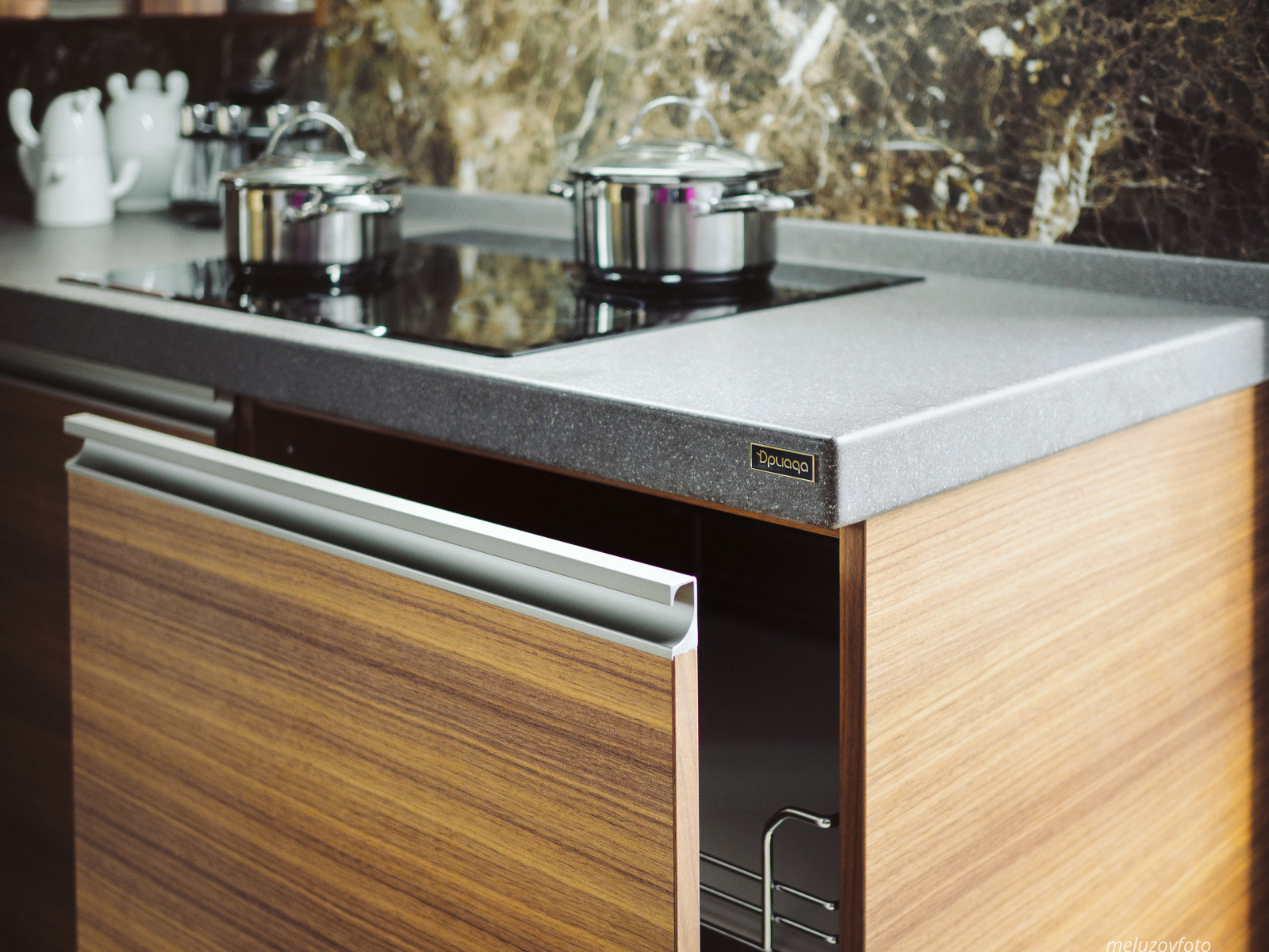 Шпонированные кухни