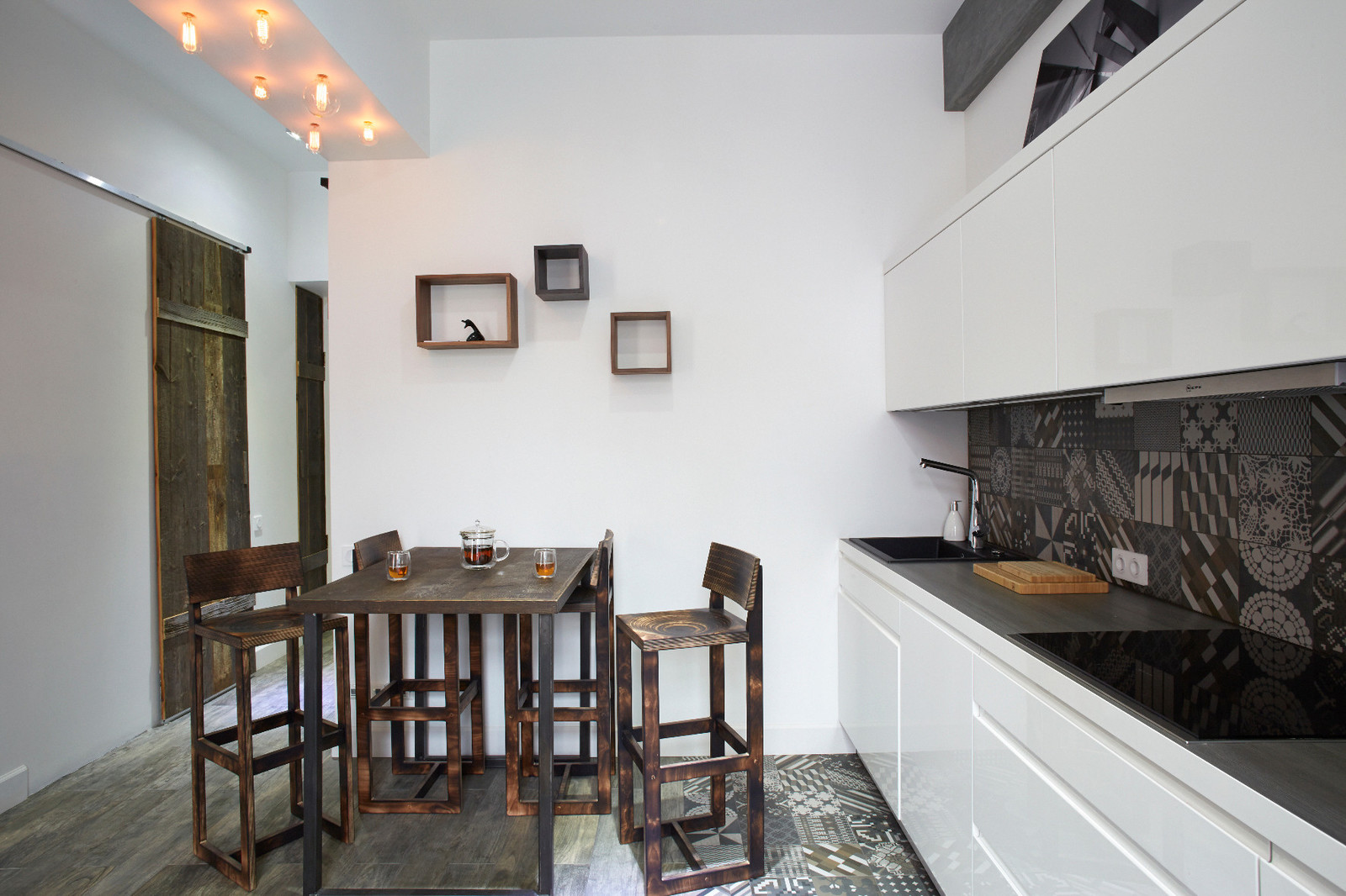 Апартаменты в стиле лофт для молодой семейной пары на ул. Берзарина