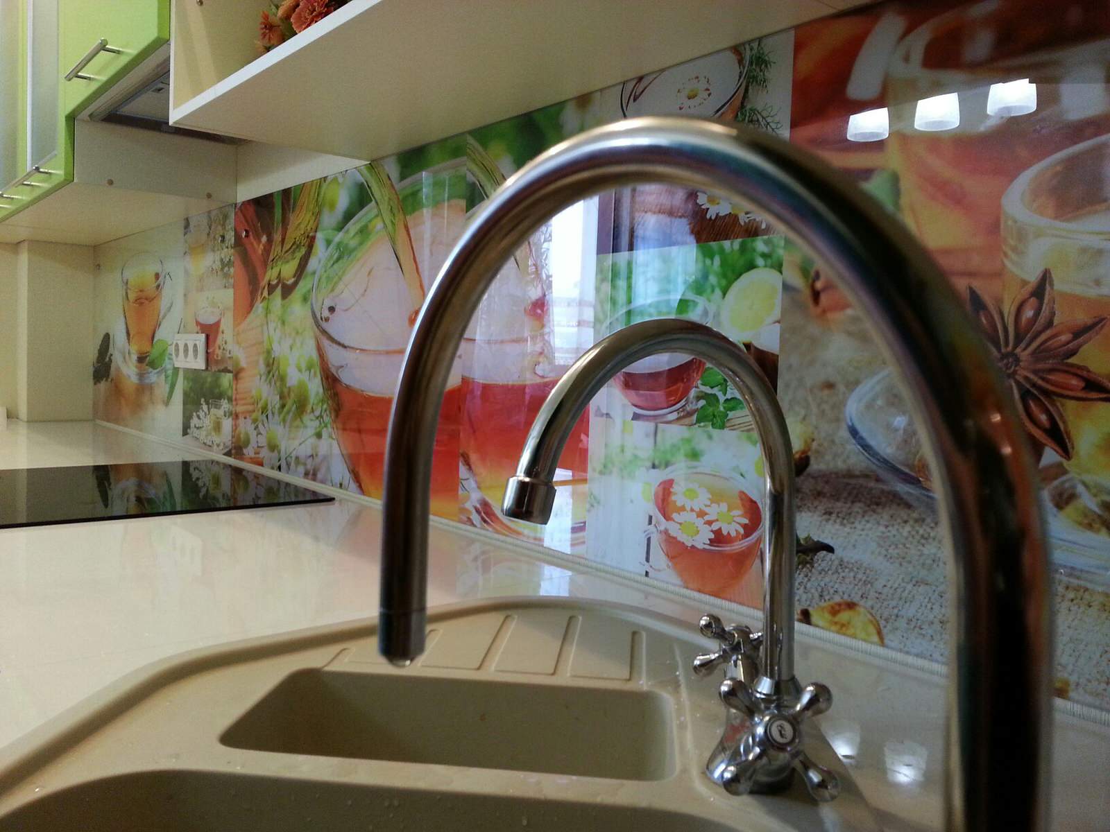 Кухонный фартук из закаленного стекла с фотопечатью "Чайный сервиз"