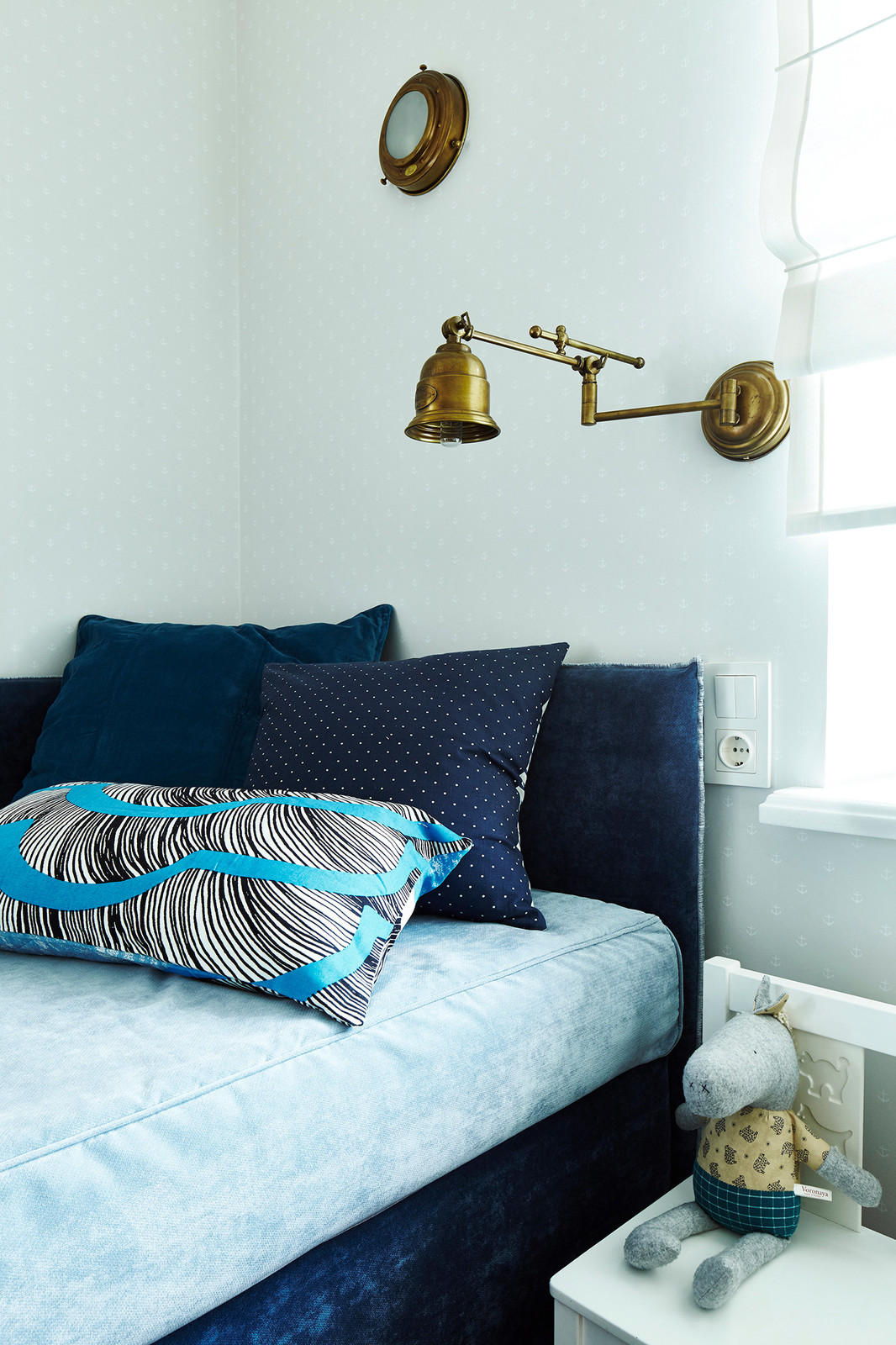 Houzz тур: Двухэтажная квартира с мансардой и спрятанной кухней