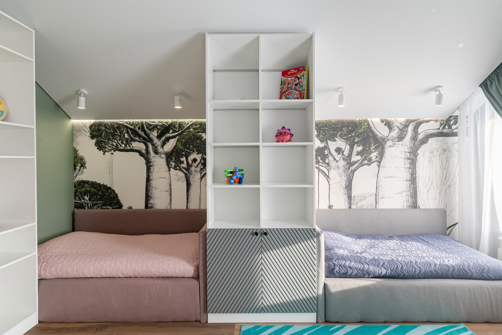 Яркий интерьер таунхауса