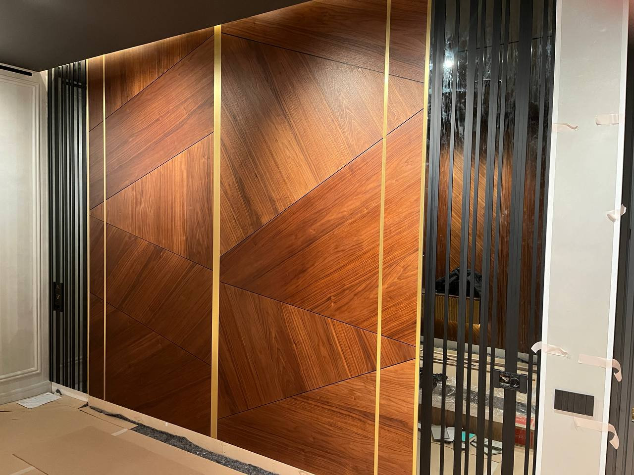 Зеркала у изголовья кровати