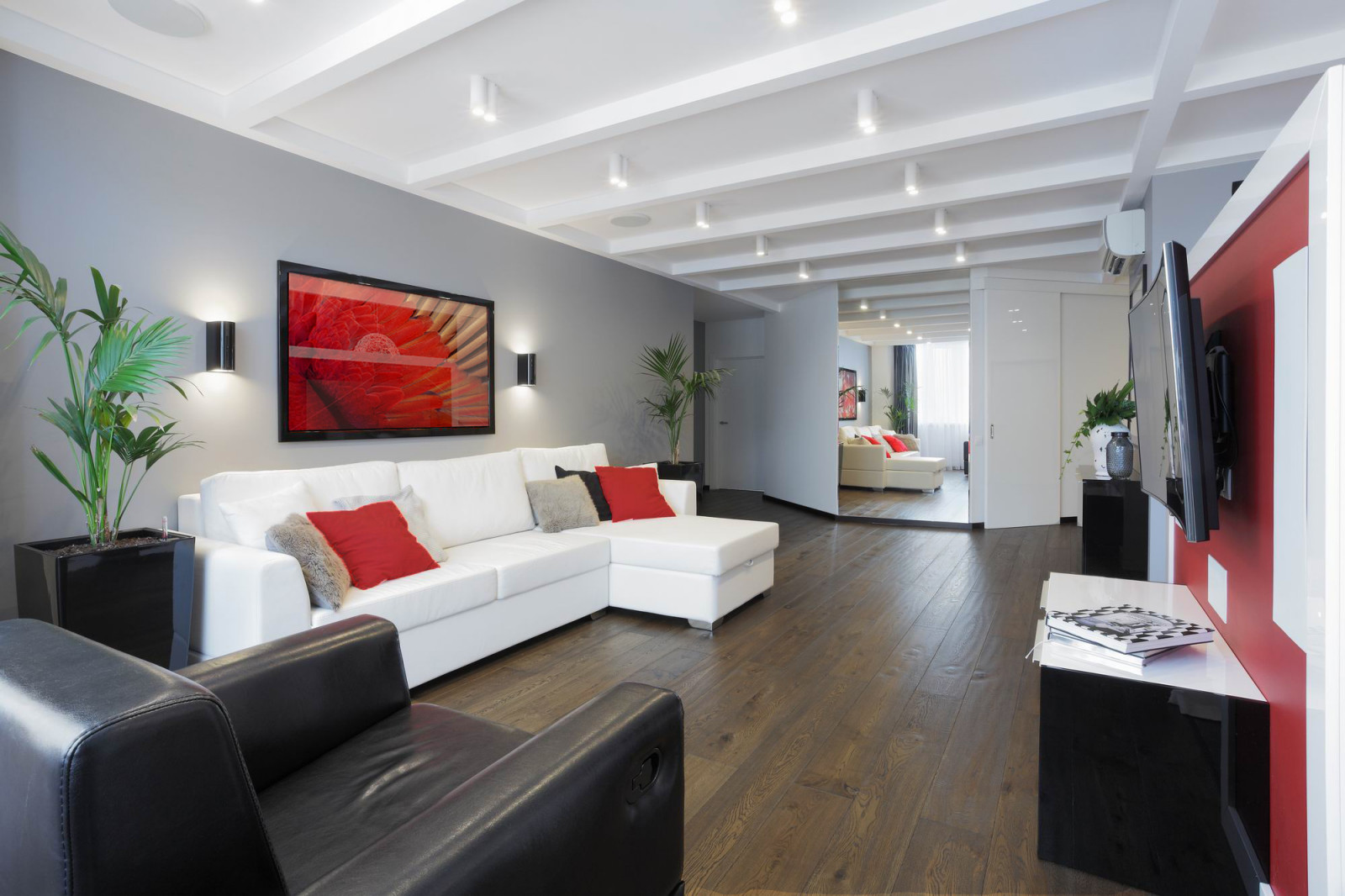 Трехкомнатная квартира в Екатеринбурге