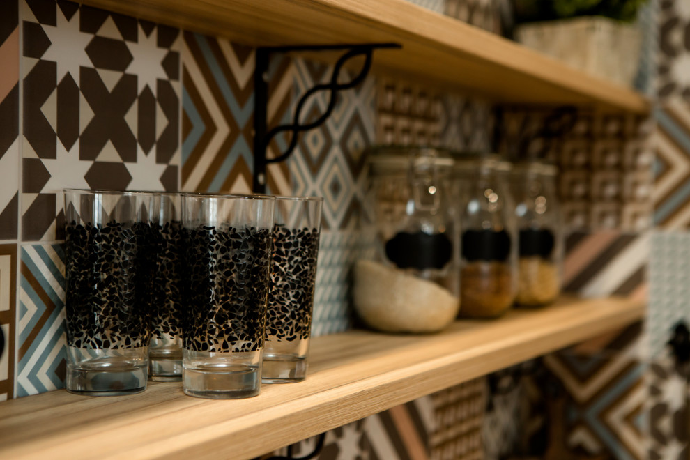 Кухня без верхних шкафов