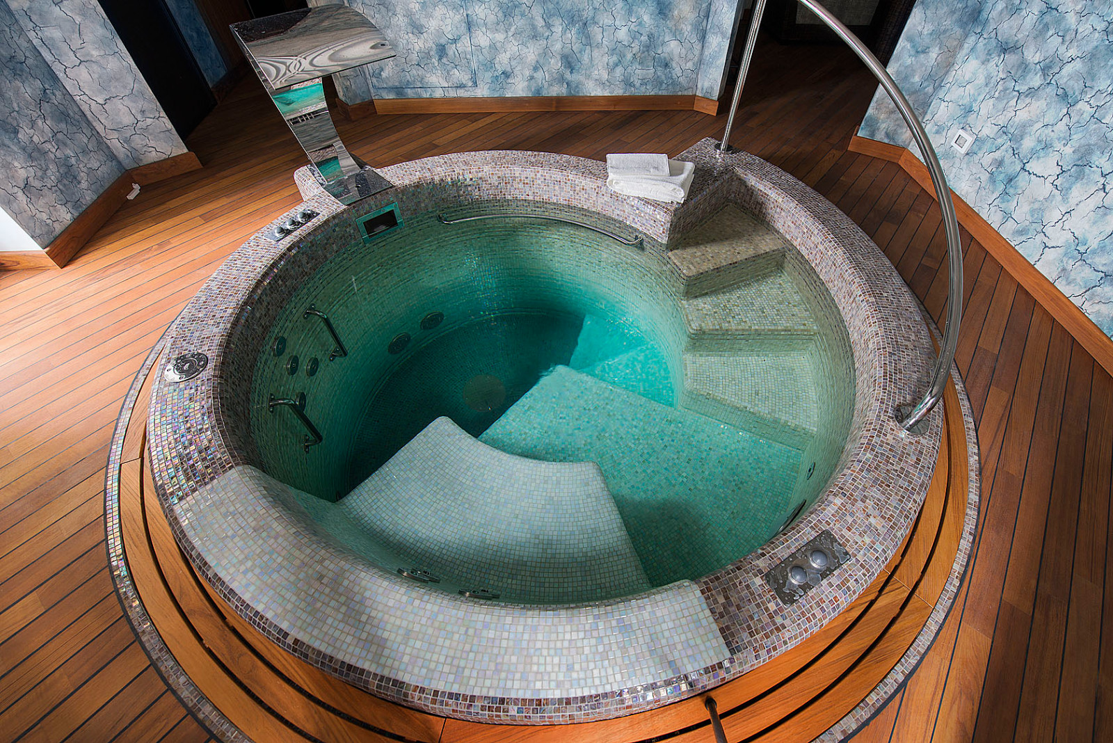 ДОМ В "DEAUVILLE"