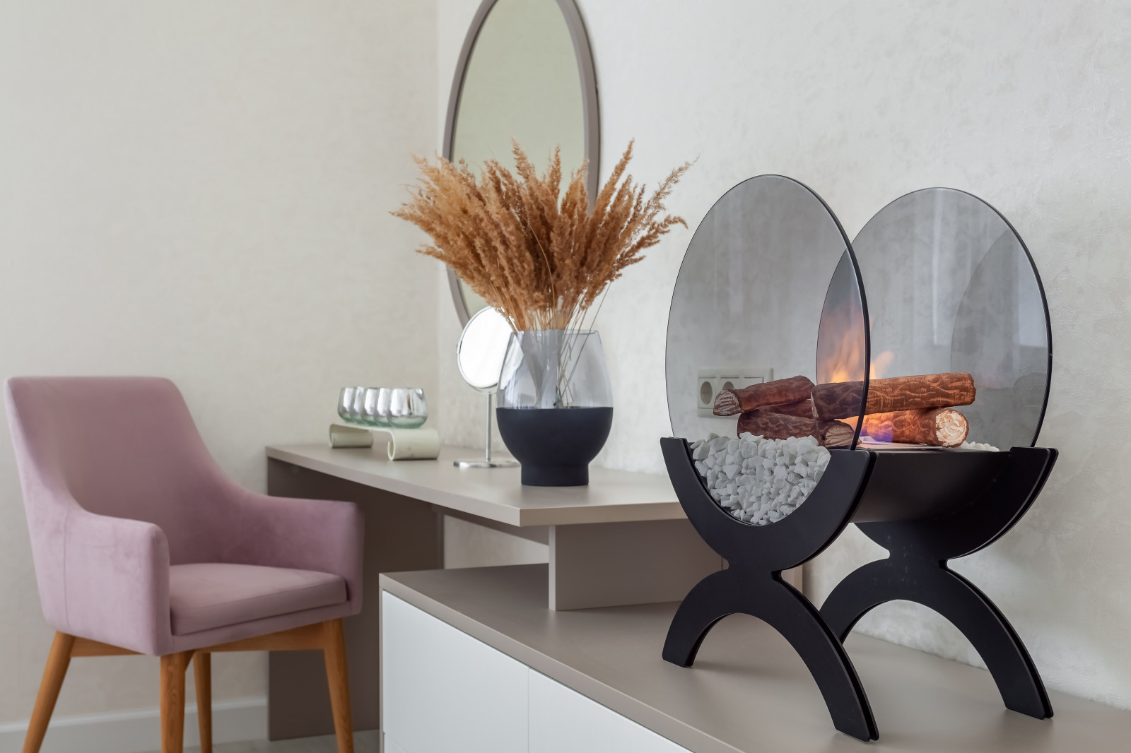 Воздушная квартира с яркими акцентами