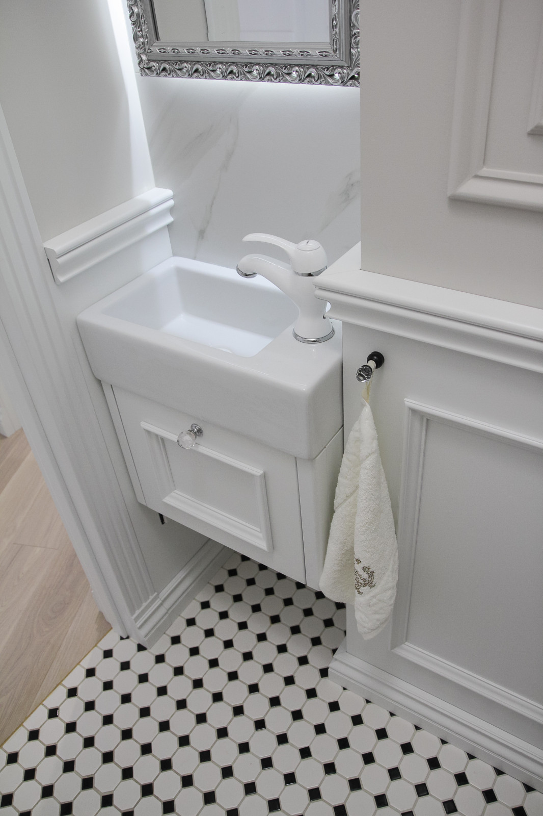 Воздушная классика. Квартира в центре города.