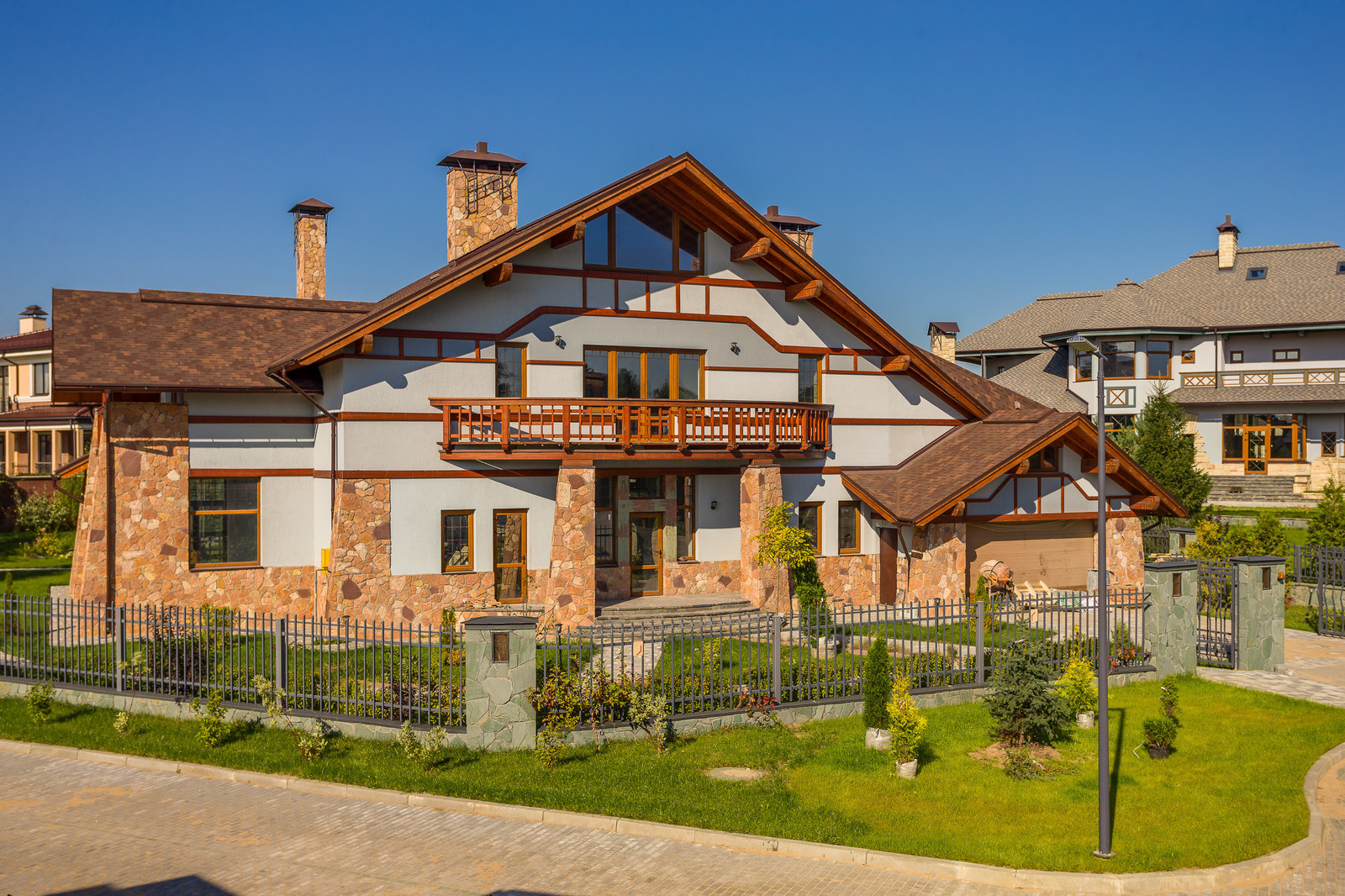 House # 4 Дом # 4