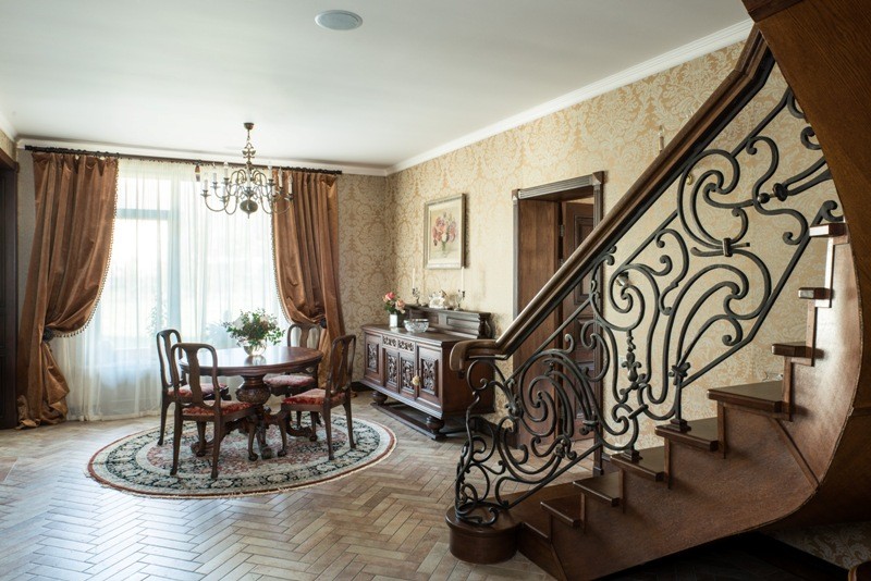 Дом с антиквариатом