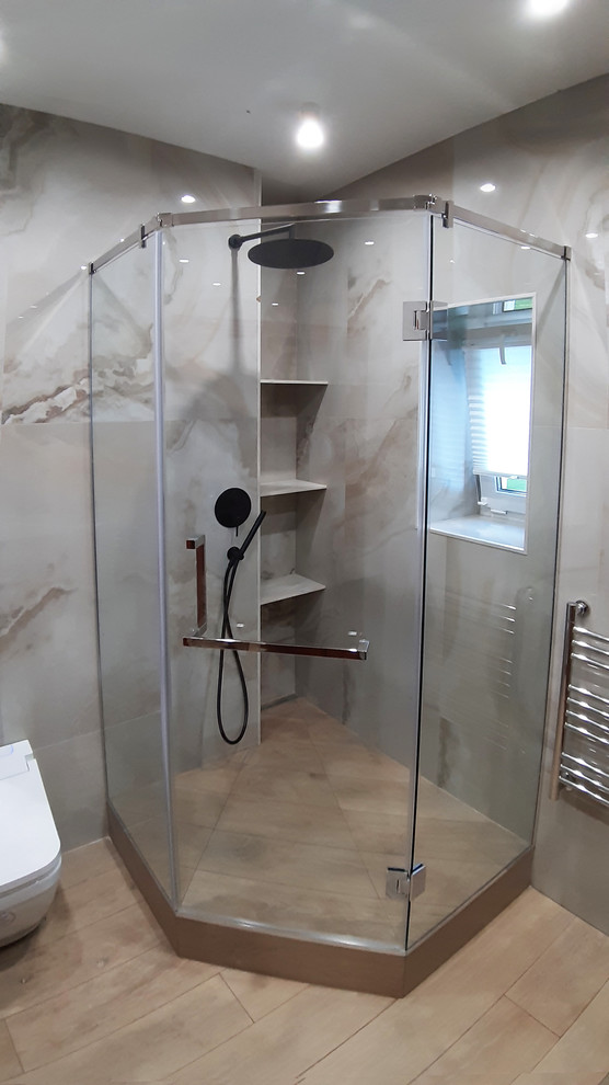 Душевая перегородка пятиугольная