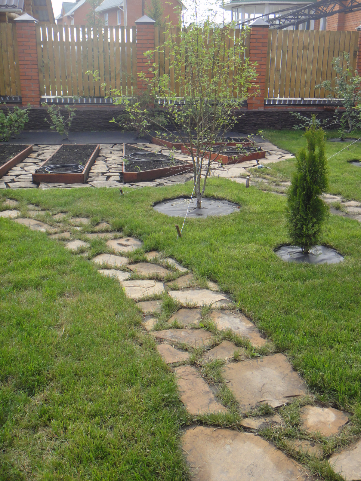 Ландшафтные работы и озеленение участка в Юрге