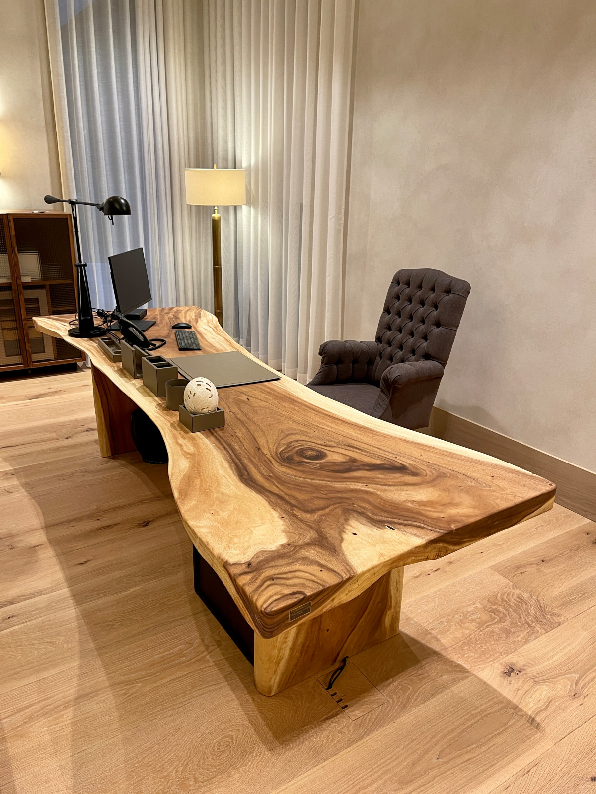 Стол Руководителя "Макассар" by Millennial Wood