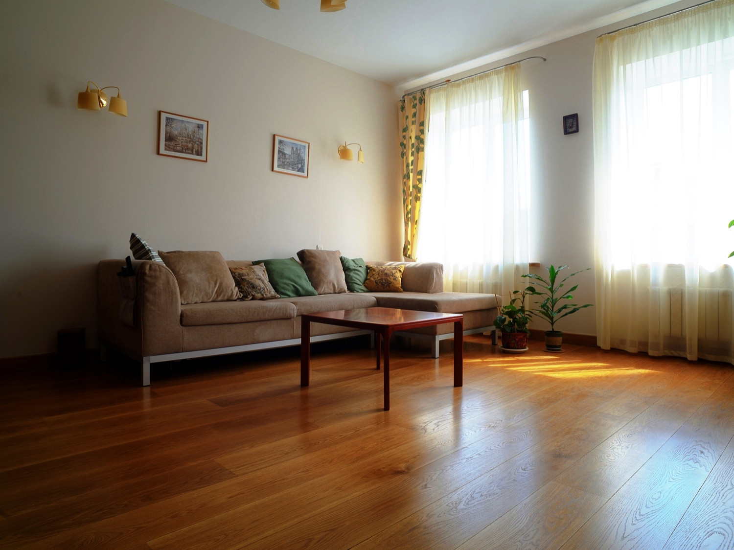 Обложка проекта: Паркетная доска из массива дуба Tantum Quercus в интерьере (квартира)