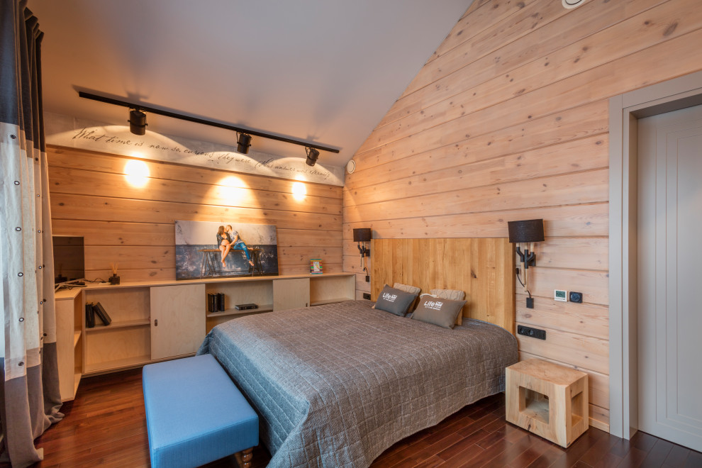 Кровать. Прикроватная тумба. Комод.