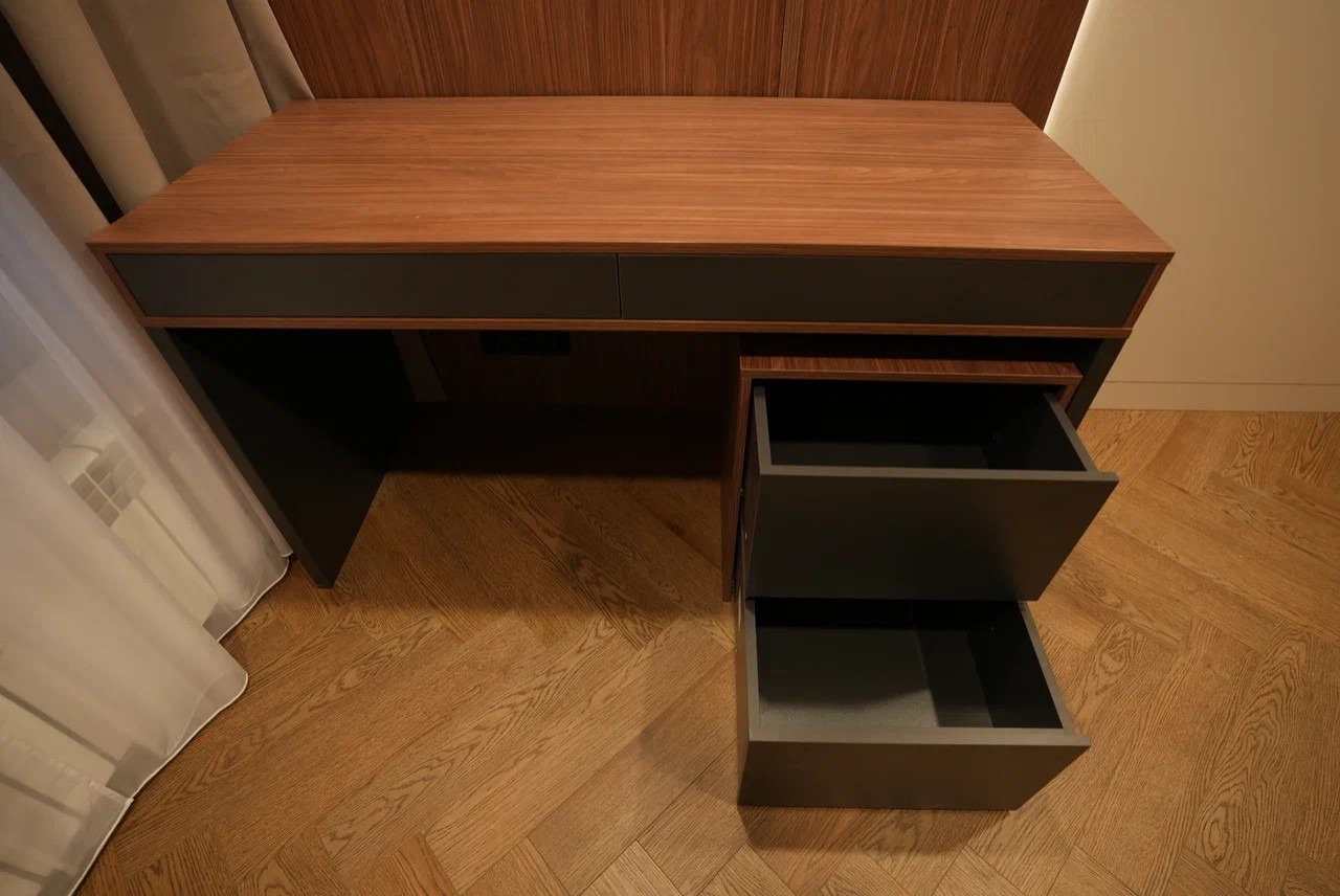 Рабочий стол в ЖК на Речном Вокзале