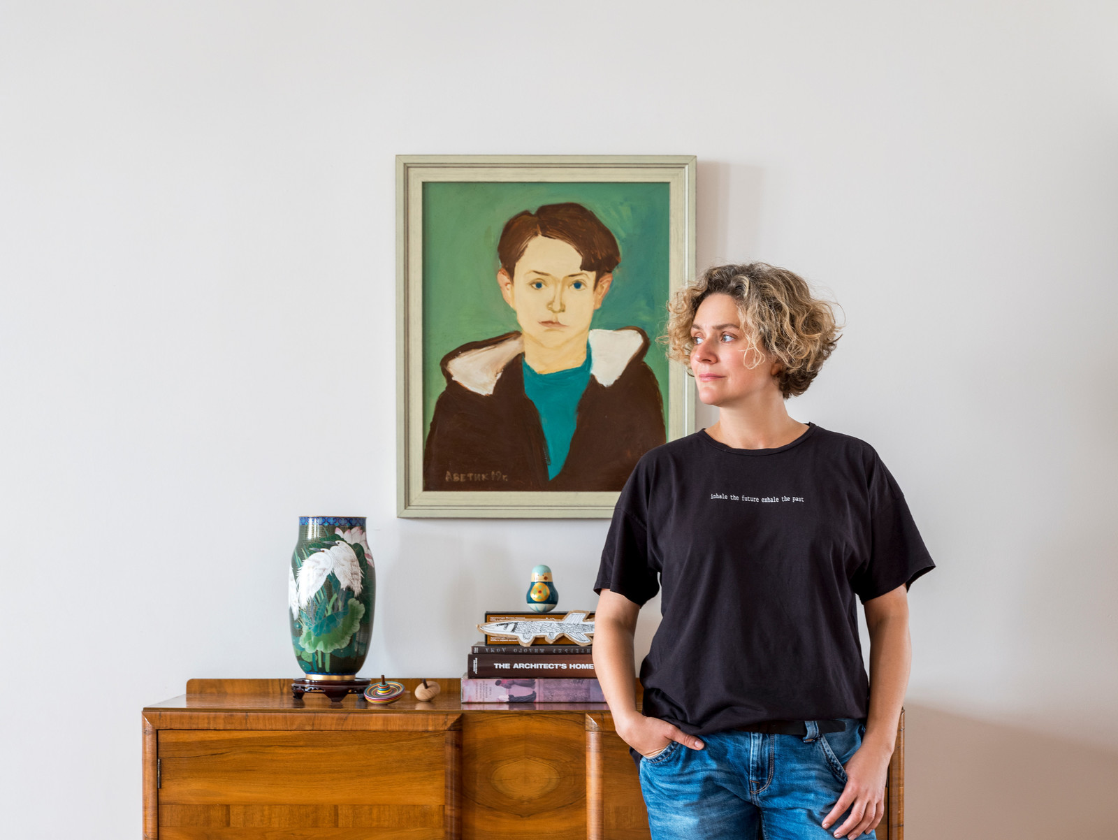 В гостях: Съёмная квартира, где живут декоратор и её коллекция