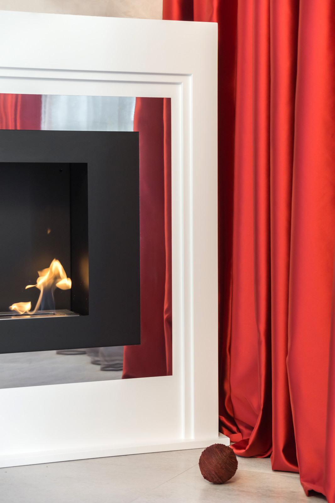 Обложка альбома: камин