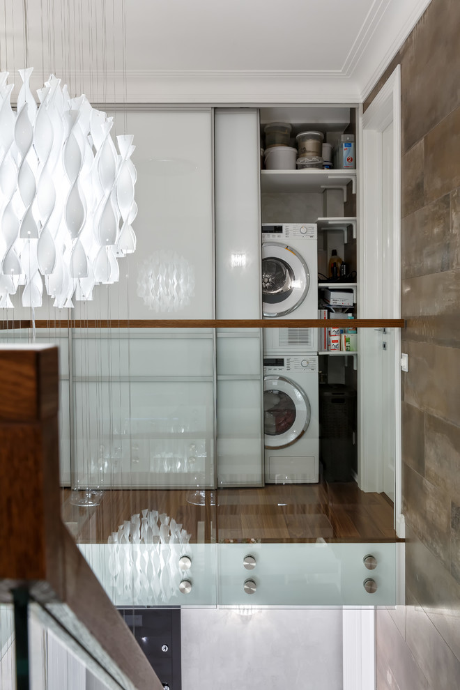 Интерьер двухуровневой квартиры с панорамными окнами, Санкт-Петербург