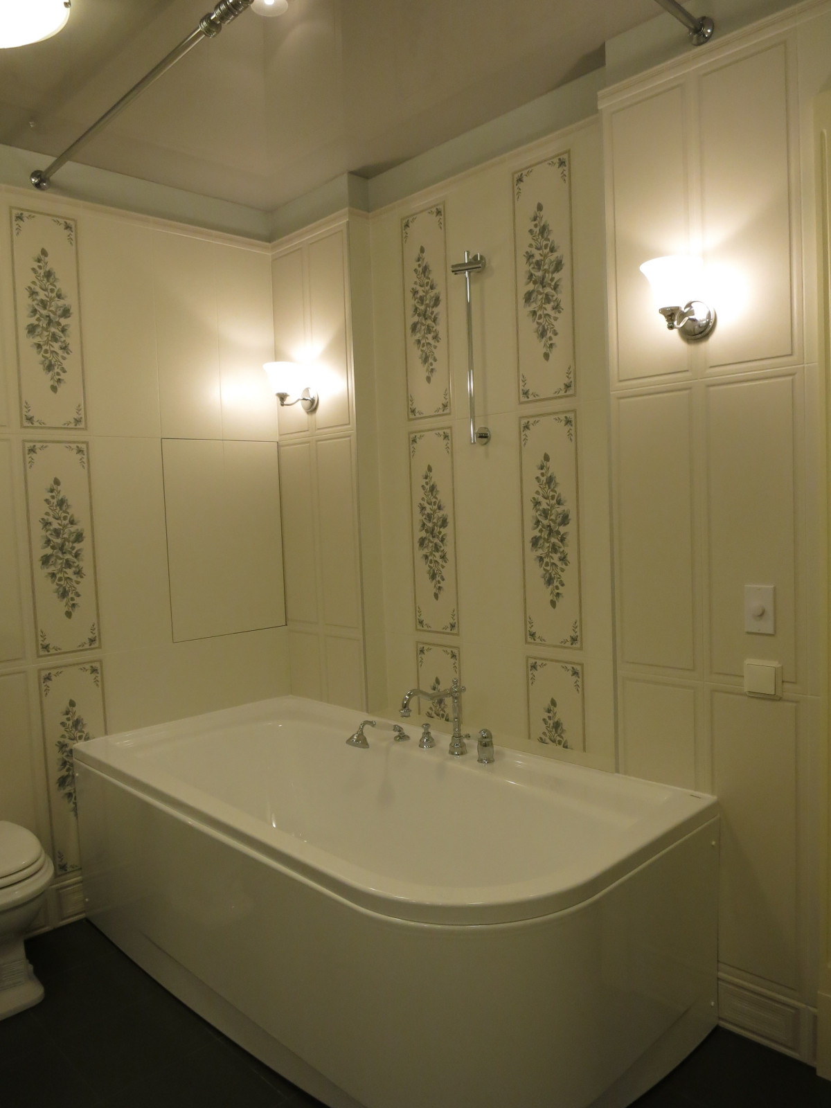 А кто-то очень любит классику. И это прекрасно!