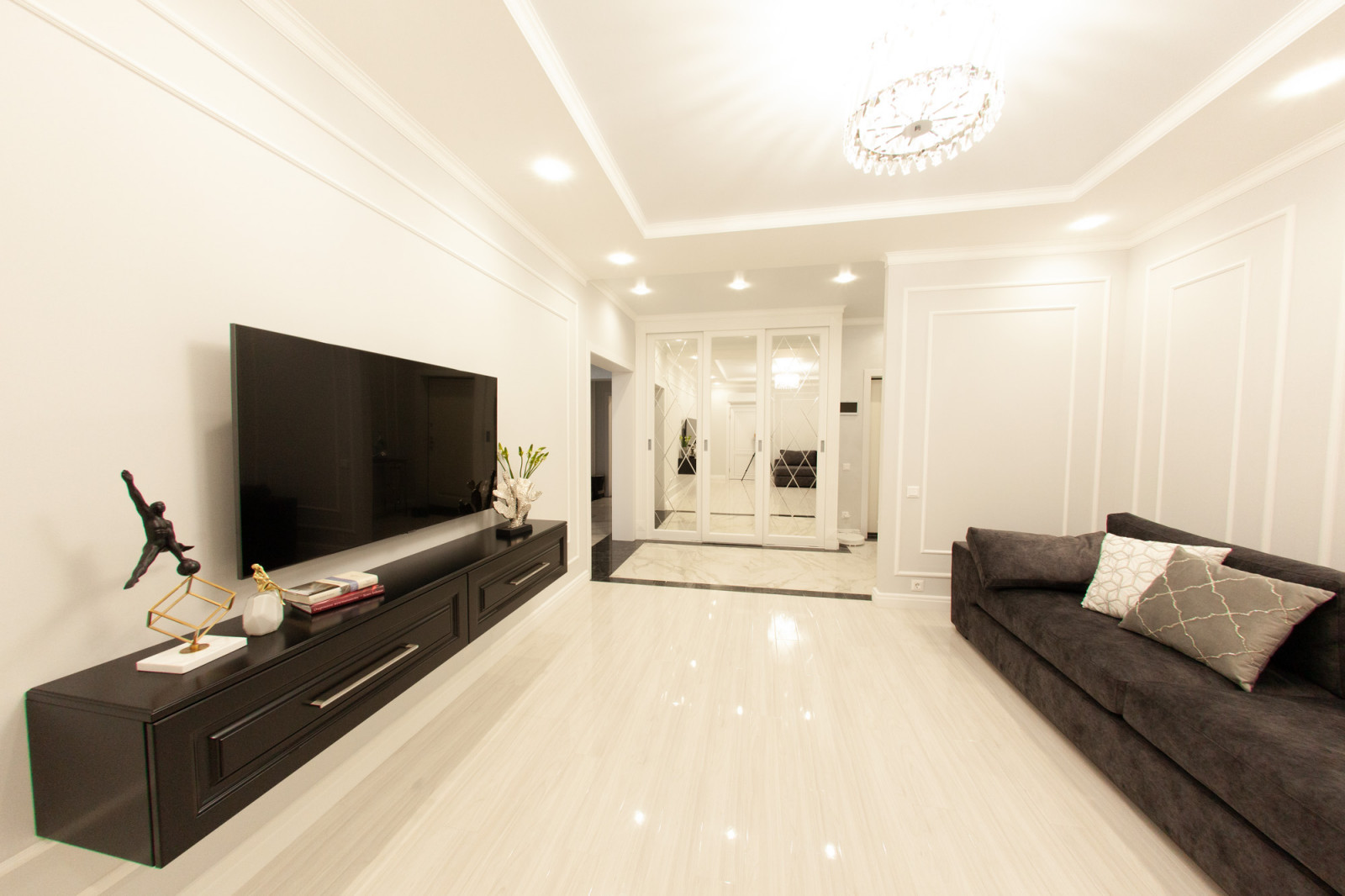 квартира в черно белых тонах