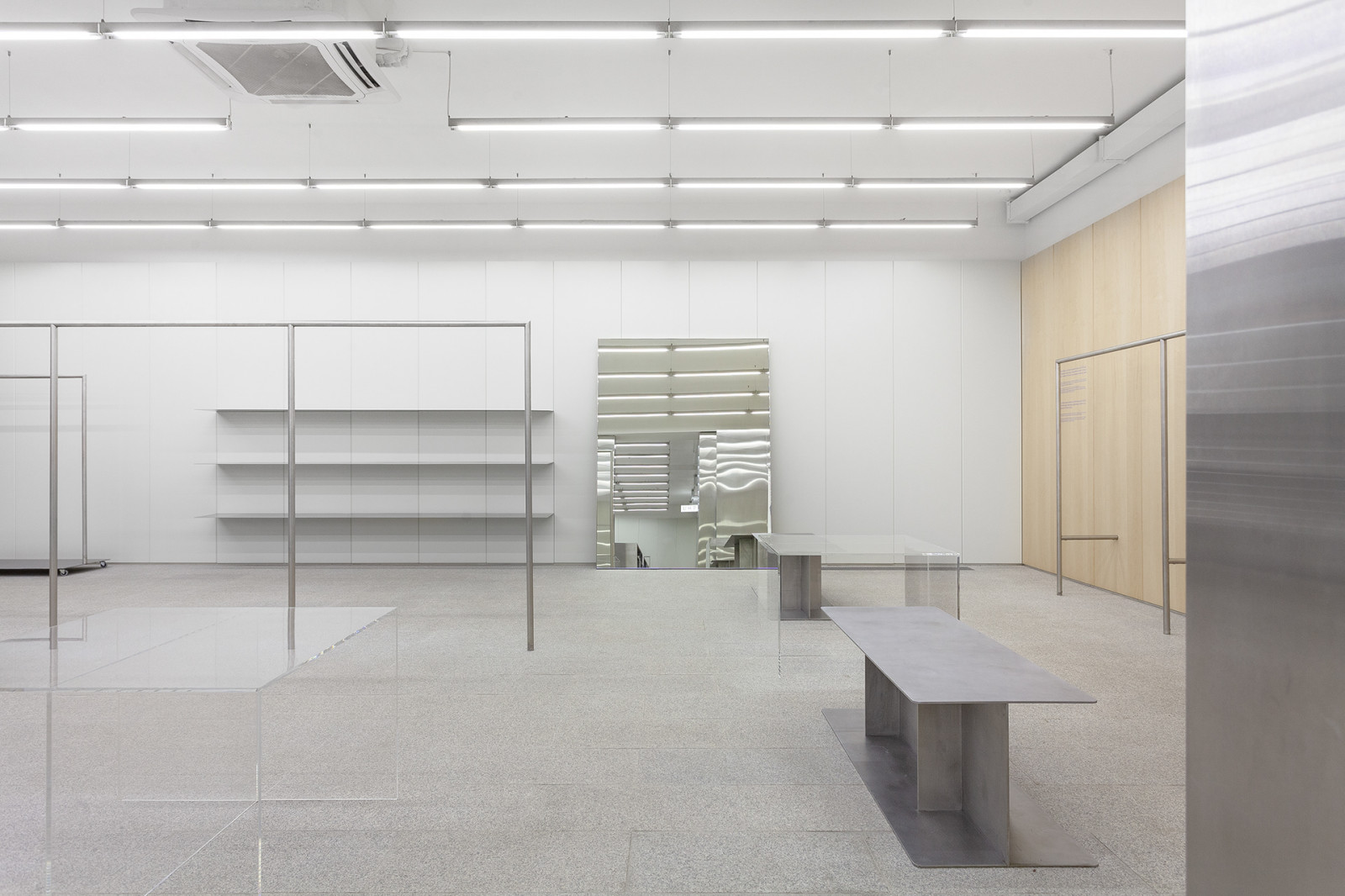 Флагманский магазин SHU в Санкт-Петербурге