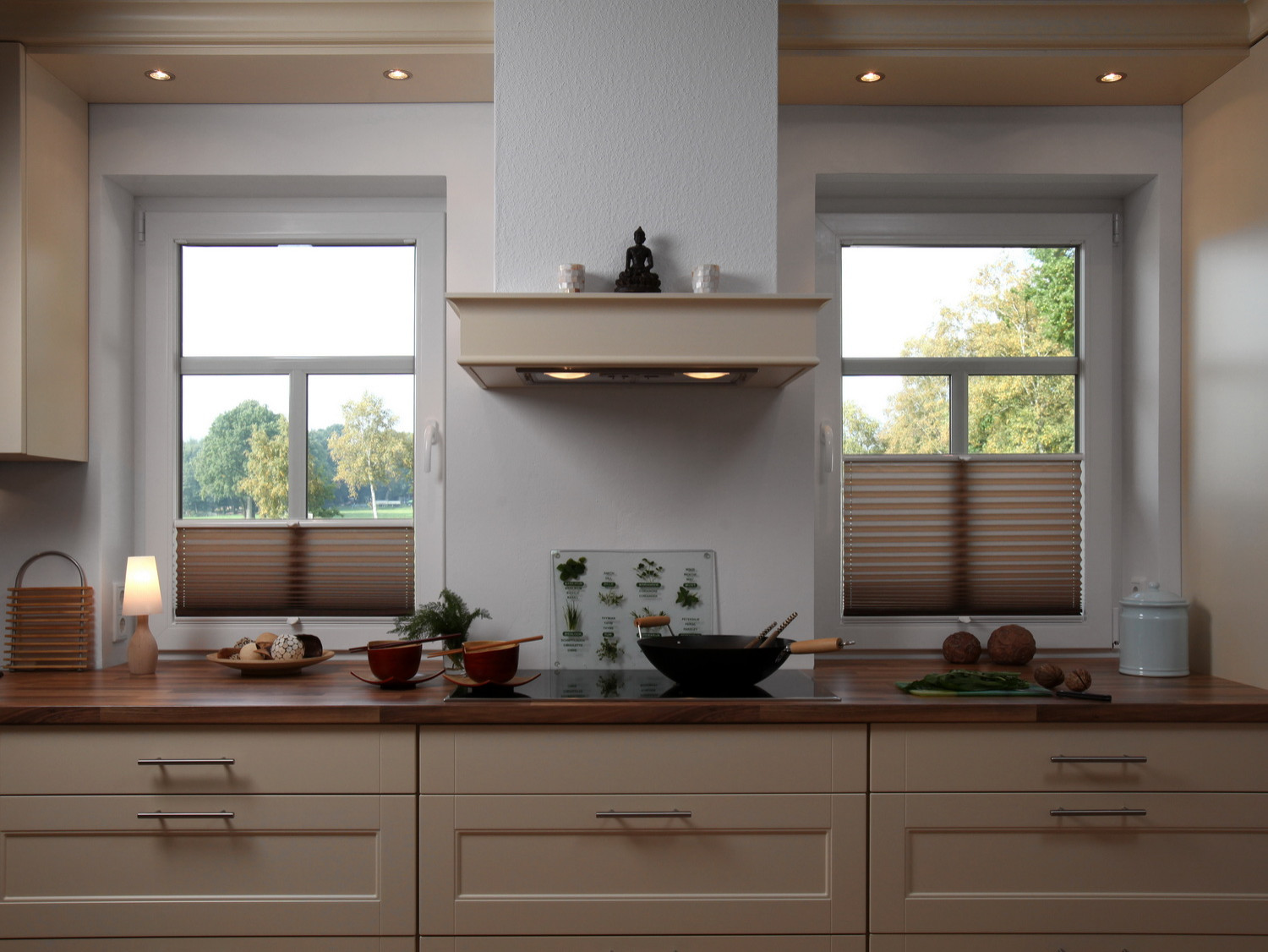 Шторы плиссе COSIFLOR в интерьере .