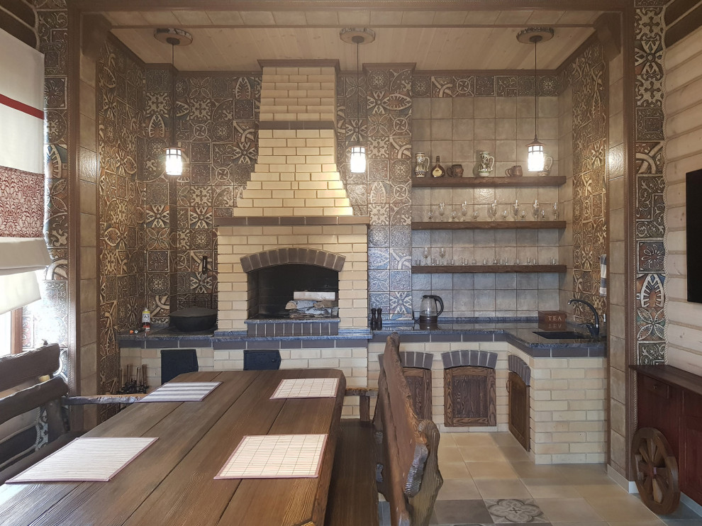 Банкетная для гостей в загородном доме(фото)