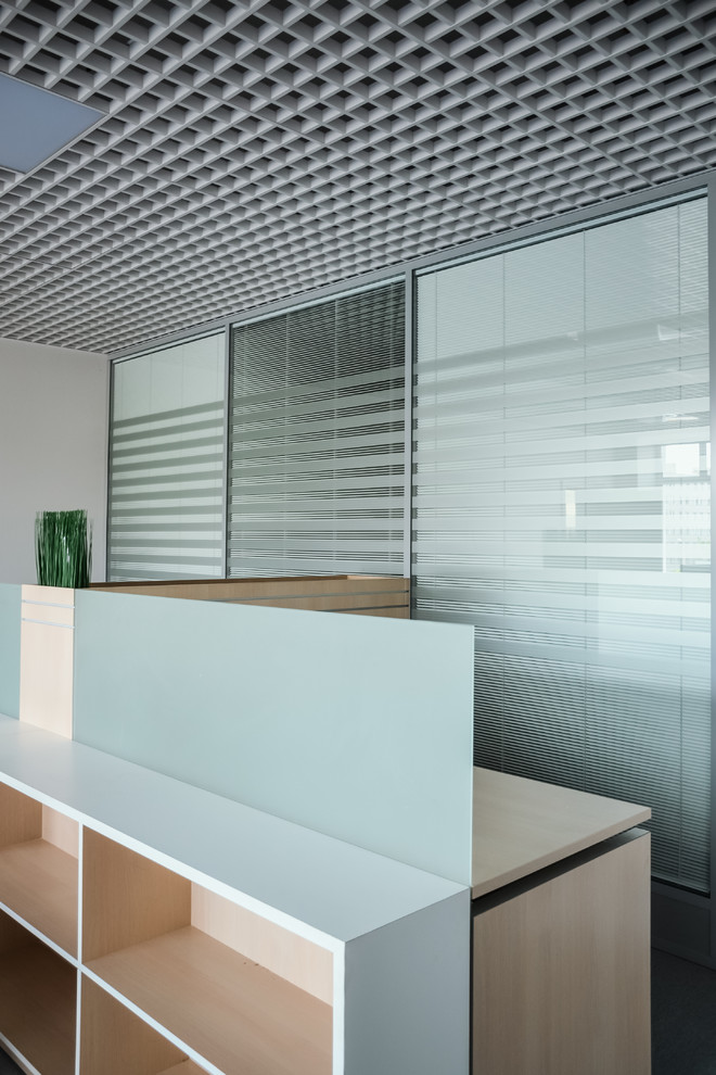 Лестница в офисном помещении