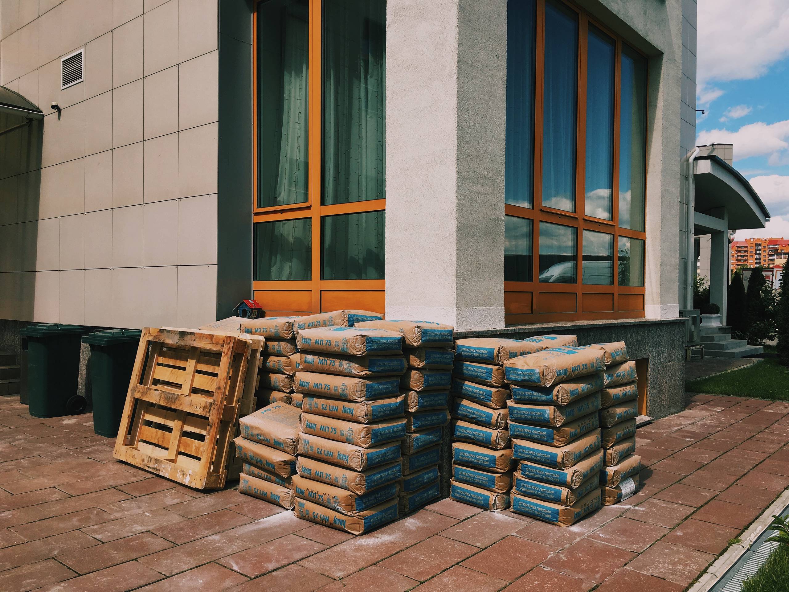 Как проверить: Скрытые дефекты отделки стен и потолка