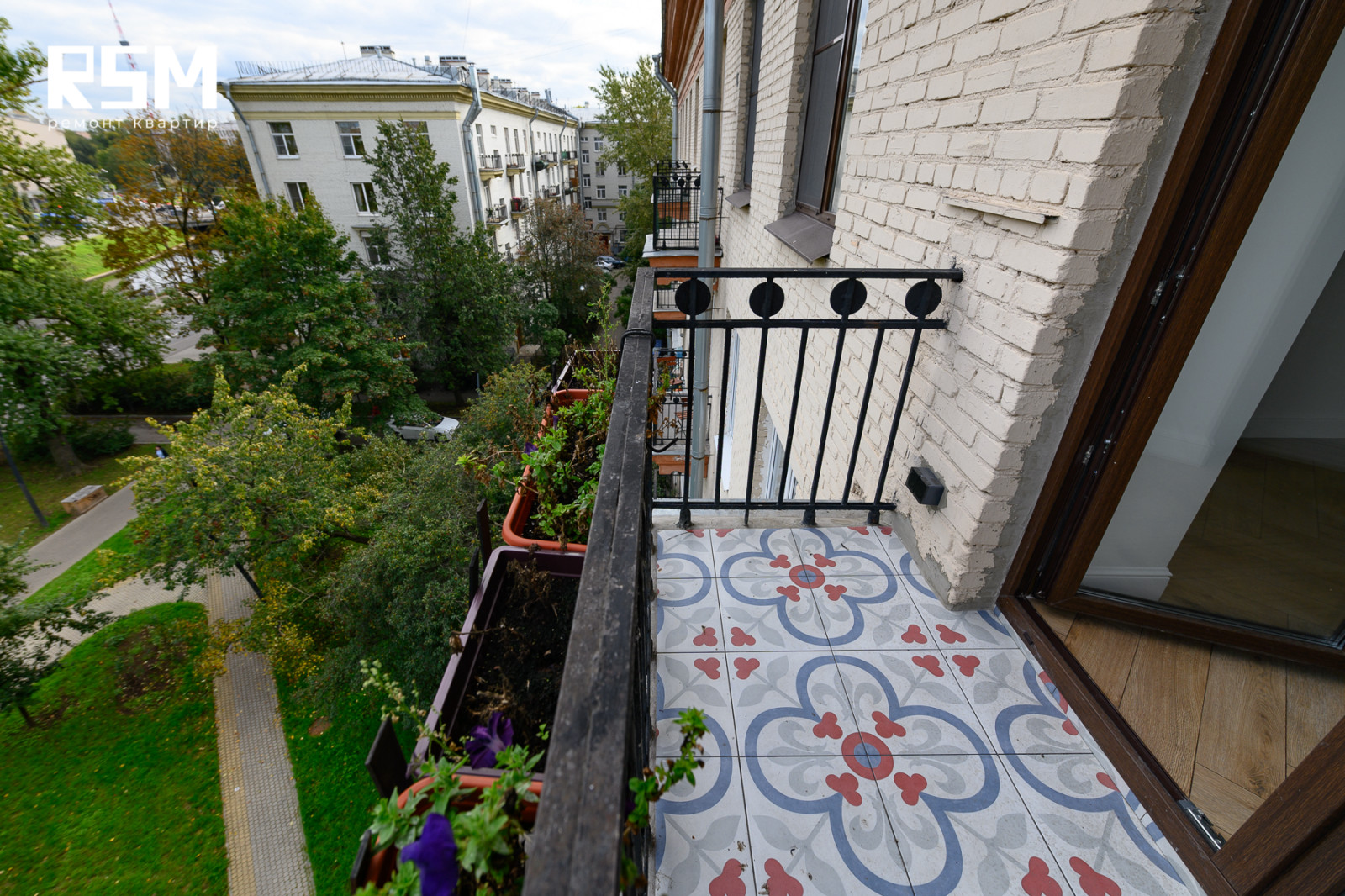 Старый фонд на набережной Черной речки