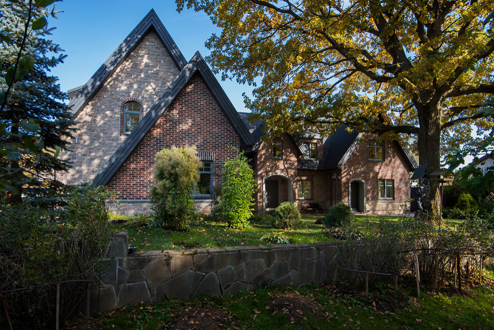 Загородный дом в стиле Тюдор