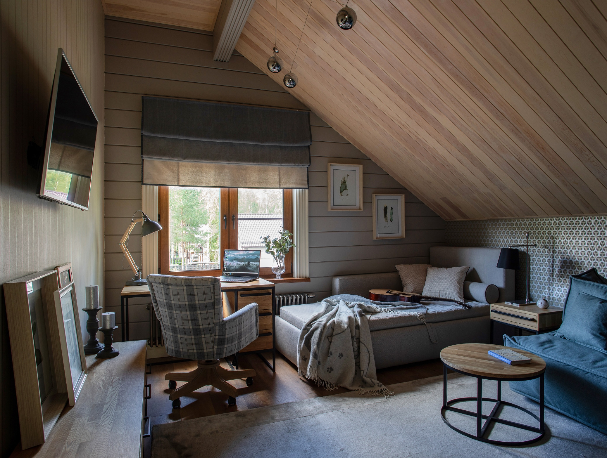 Houzz тур: Загородный дом с березовой рощей и камином