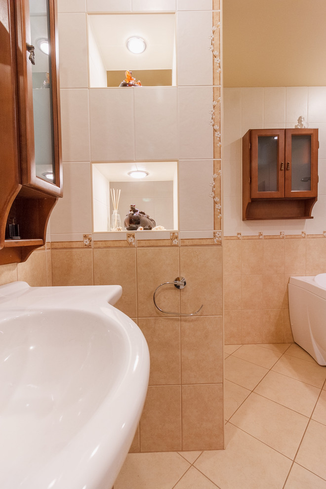 Трёхкомнатная квартира с кухней-гостиной в классическом стиле