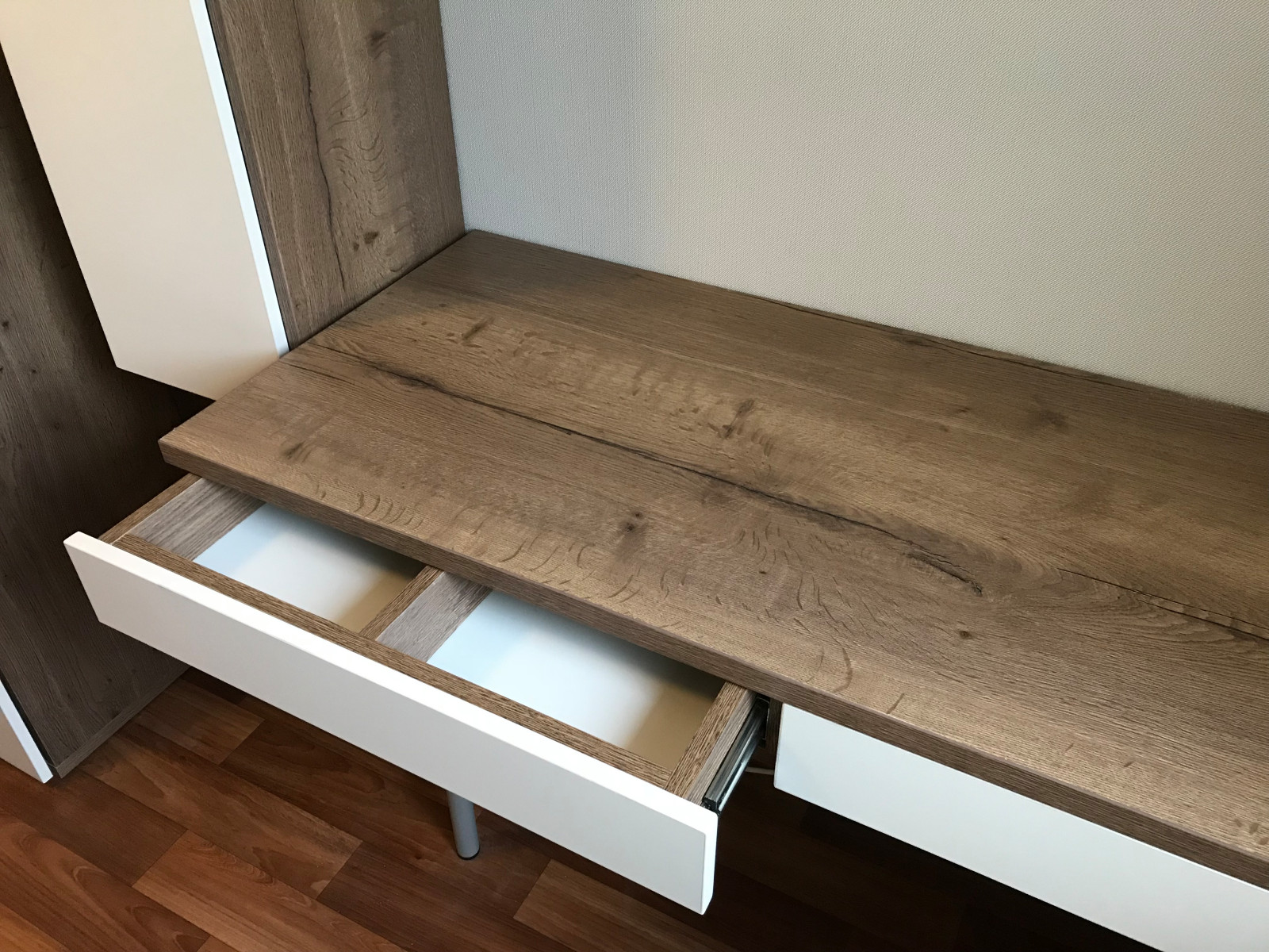 Обложка проекта: Комната для мамы и дочки